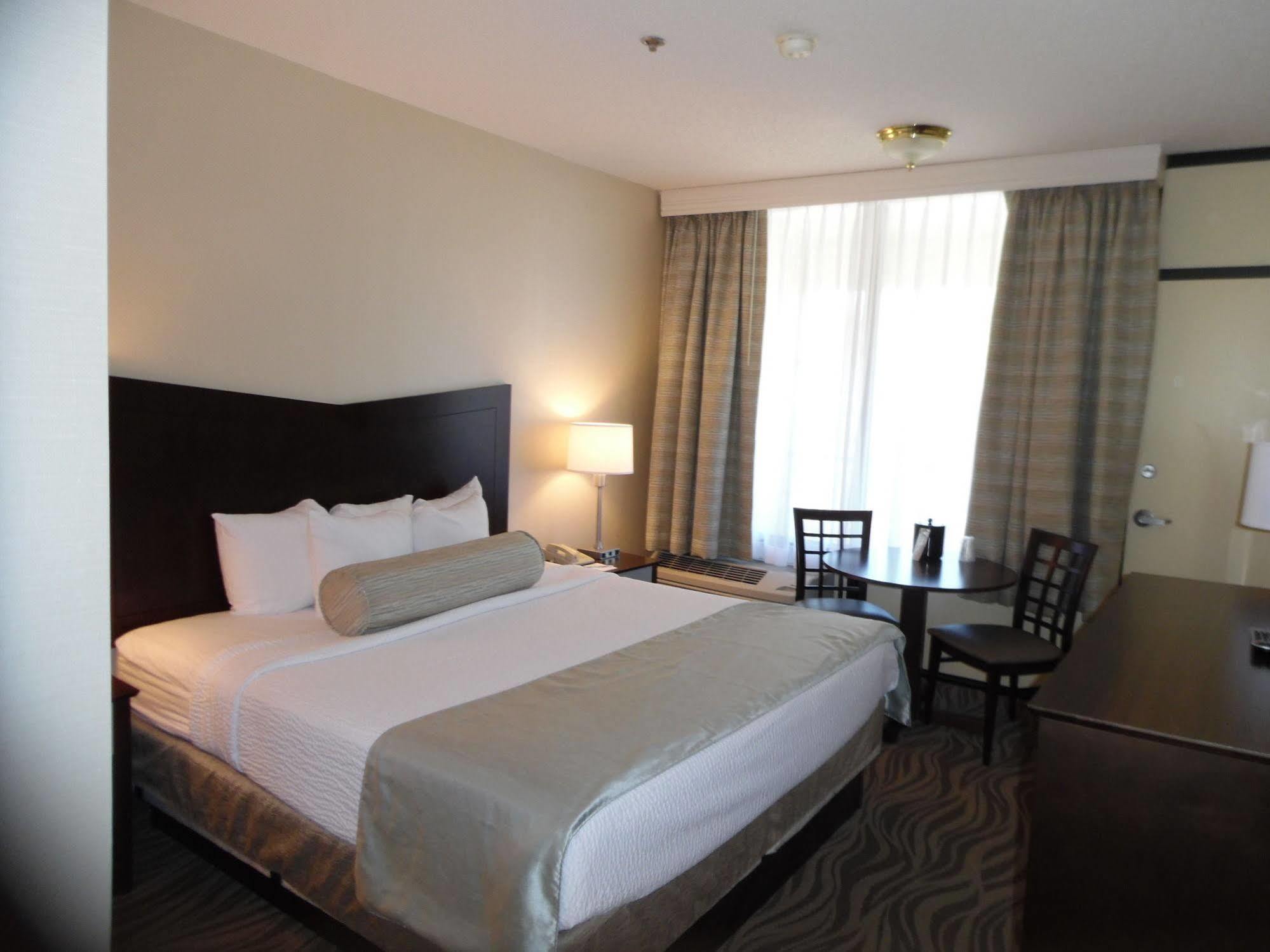 The Breakers Hotel & Suites 里霍博斯比奇 外观 照片
